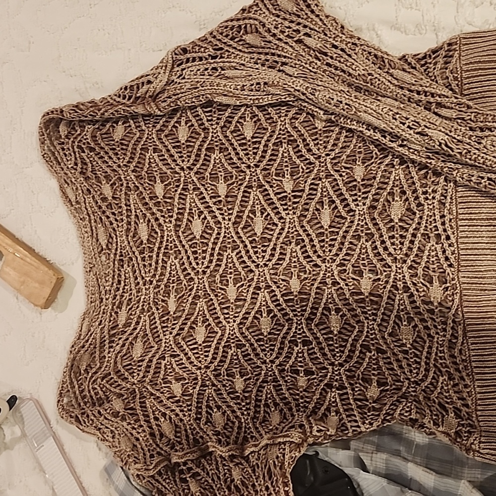 Women BKE sweater